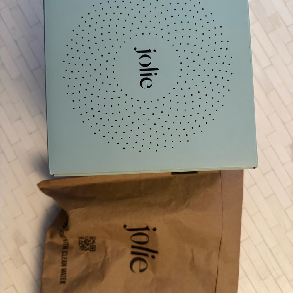 Jolie Shower Head and Additional Sealed Filter